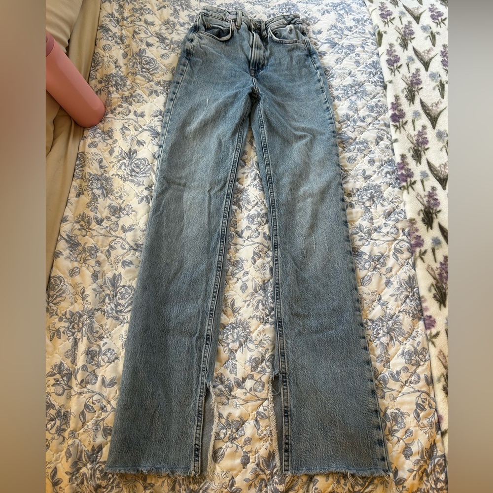 Zara Classic Women's Straight-Leg Split Hem Jeans in Light Blue